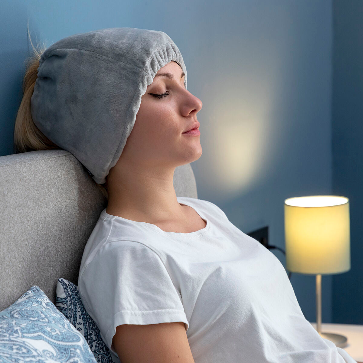 Gorro térmico relajante para aliviar estrés, migrañas y tensión con diseño suave y cómodo para descanso.